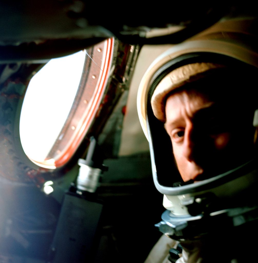Charles Conrad a bordo de la Gemini V