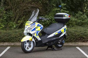 Scooter Burgman Fuel Cell de Suzuki cedida a la policía de Londres