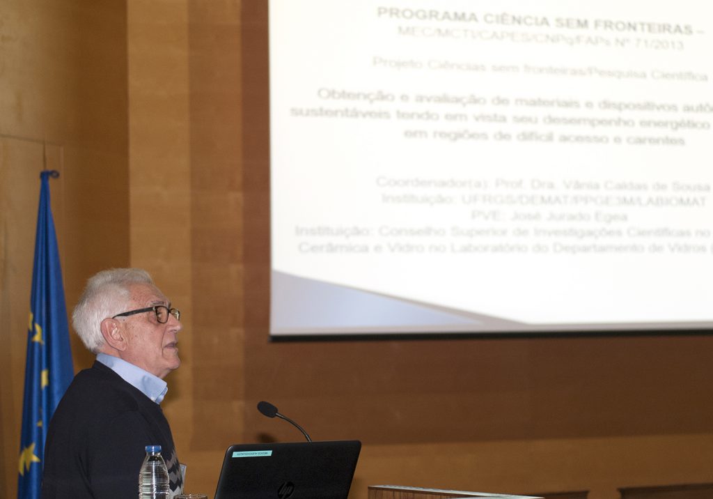 José Ramón Jurado Egea impartiendo su conferencia en el 2º Seminario PILCONAER